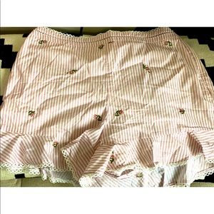 Cute floral print with stripes shorts